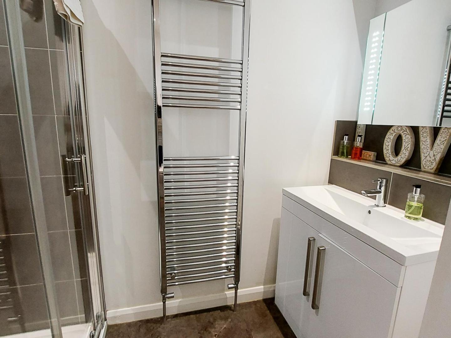 เมดโดว์ วิว อพาร์ตเมนต์ Apartment นิวคีย์ ภายนอก รูปภาพ